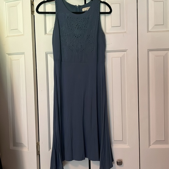 LOFT Dresses & Skirts - Loft stretchy dress, size 2